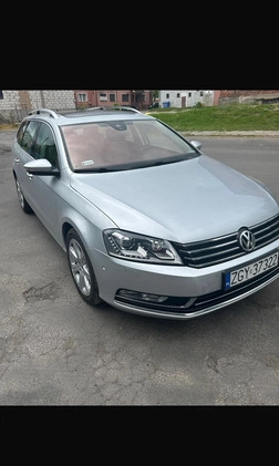 Volkswagen Passat cena 39500 przebieg: 277000, rok produkcji 2013 z Trzebiatów małe 352